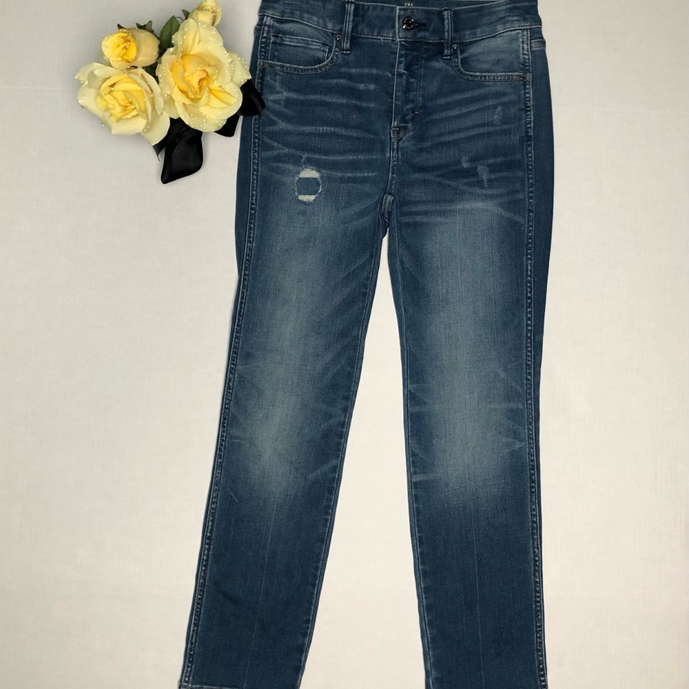 White House Black Market (WHBM) High Rise Destructed The Straight Crop Jeans - Picture 2 of 8